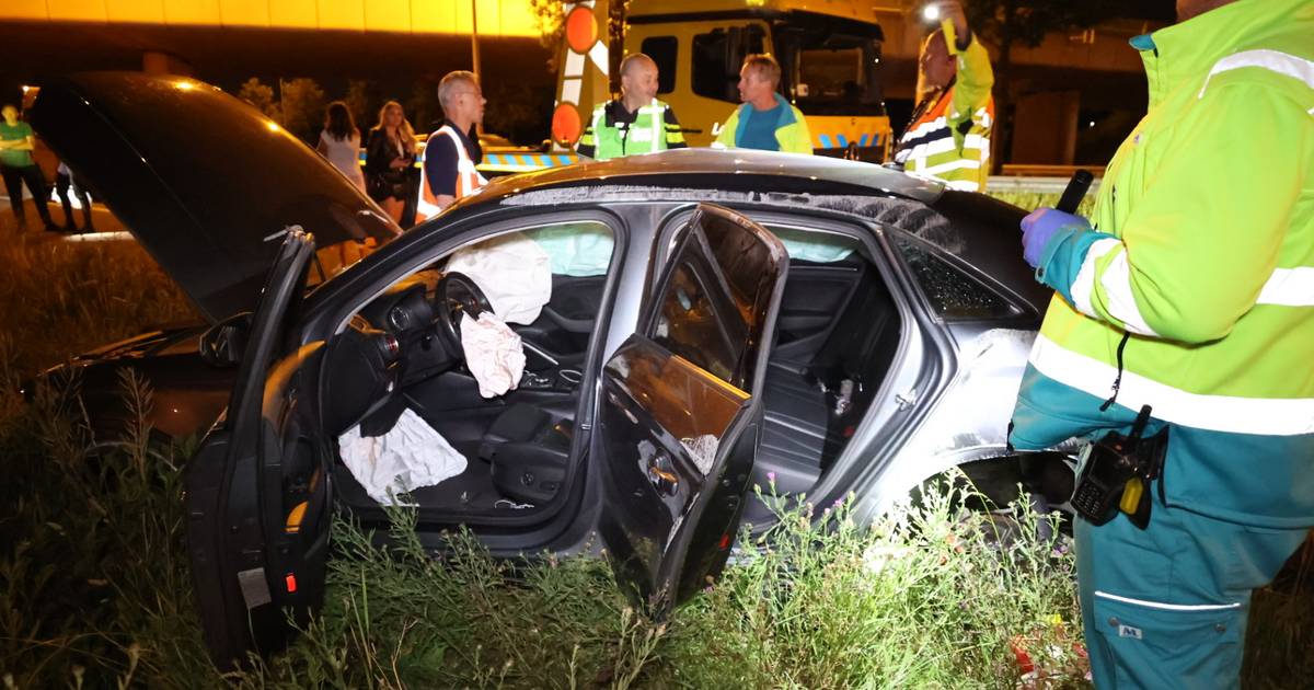 Drie gewonden bij aanrijding met twee wagens op A2 bij Den Bosch.