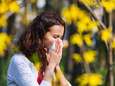 Steeds meer mensen allergisch aan pollen: “De helft ontwikkelt vroeg of laat ook een allergie voor voedsel”