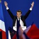 Gevestigde Franse politiek krijgt oorvijg van jewelste met winst Macron en Le Pen