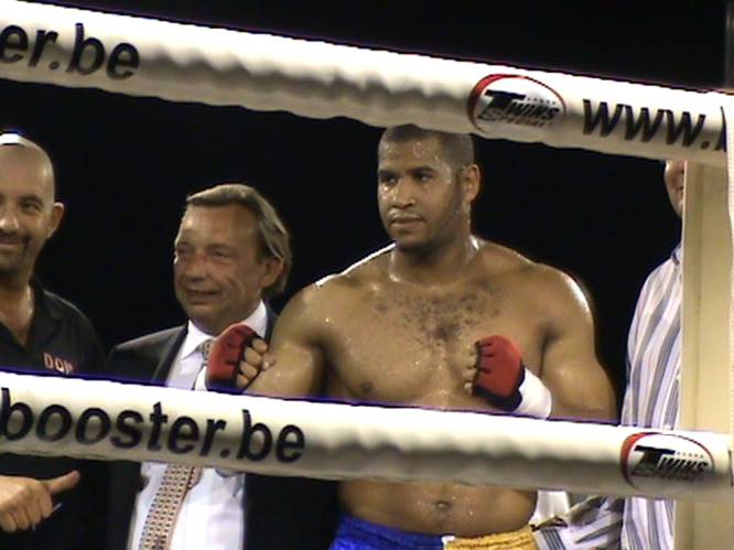 Ex-bokser die twee agenten neerstak in Schaarbeek riskeert in beroep 15 jaar cel