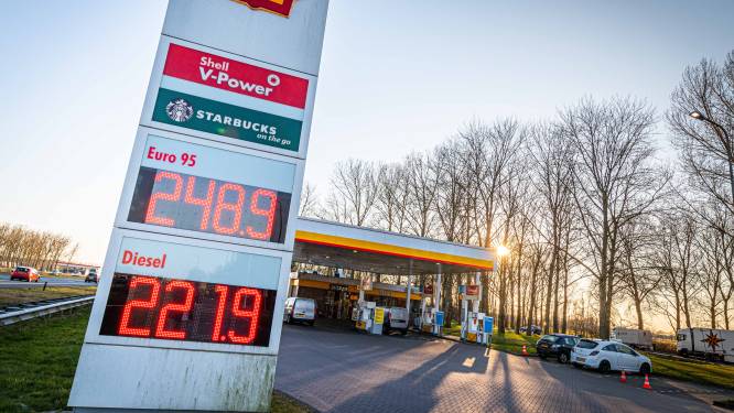 Tankstation-manager ontslagen nadat hij per ongeluk benzine verkoopt voor 17 cent per liter