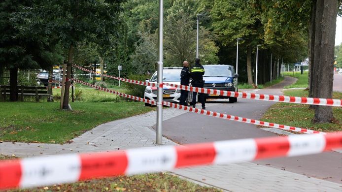 Het Stadspark in Kampen werd zondagmorgen enkele uren afgezet voor onderzoek.