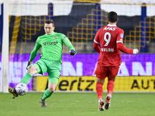 Vitesse en AZ scoren niet in slaapverwekkend duel, Schubert komt goed weg bij fout