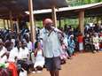Rappende priester geschorst door Keniaanse katholieke kerk: "Met rap breng ik jongeren naar de kerk, dan breng ik ze naar Christus"