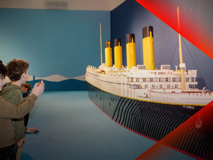 Drugsafval bij Eefde • LEGO Titanic van 200.000 stukjes