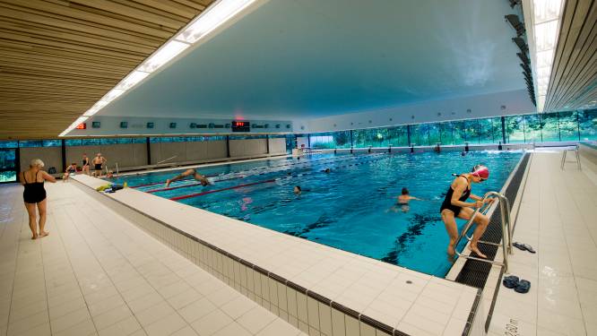 Ineens is douchen bij zwembad of sportschool populair: de thermostaat dan maar een tikje lager?