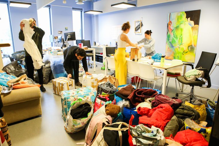 Inzamelingsactie slachtoffers Turkije/Syrie- Roeters 
*niet georganiseerd vanuit de UvA, maar vanuit iemand binnen de Facultaire Studentenraad (student-led dus) 
in B109, bij Roetersstraat 11 gebeurt vrijwel niets. 

 Beeld Hannah Bults