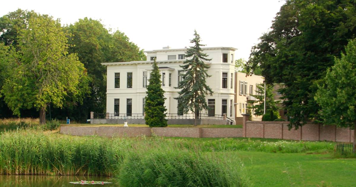 Voormalig gemeentehuis van Asperen is verkocht (en dit is wat ermee gaat gebeuren)