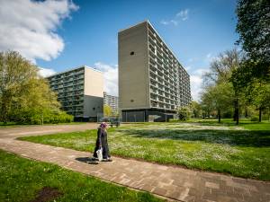 Terwijl Arnhem schulden schrapt, kijken regiogemeenten voorlopig toe
