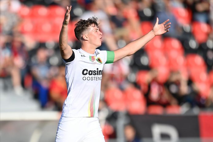 Jack Hendry als aanvoerder van KV Oostende.