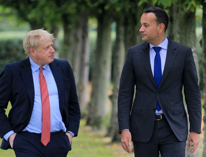 Vorige week bracht een glimp van optimisme na een ontmoeting tussen Brits premier Boris Johnson (l.) en de Ierse premier Leo Varadkar.