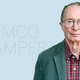 Eva in adamskostuum vleit zich tegen Somberman aan