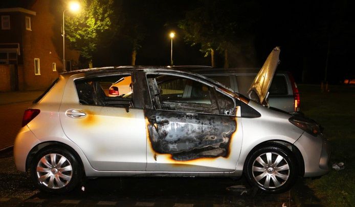 Autobrand in de Jan Hezemanslaan.