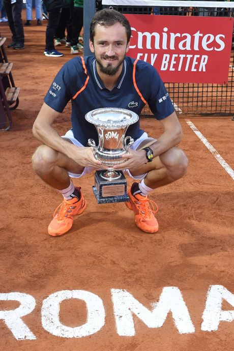 Medvedev domine Rune et remporte le Masters 1000 de Rome, son premier sacre sur terre battue 