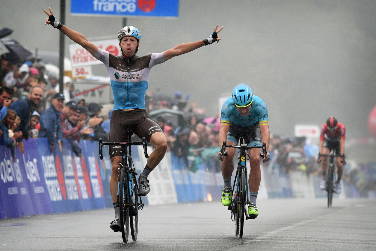 Oliver Naesen wint de Bretagne Classic 2018 in Plouay, voor Valgren Andersen en Tim Wellens. Beeld Photo News