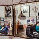 ‘Al lezend haal ik voldoening uit de avonturen van anderen’: de boekenkast van Titus De Voogdt
