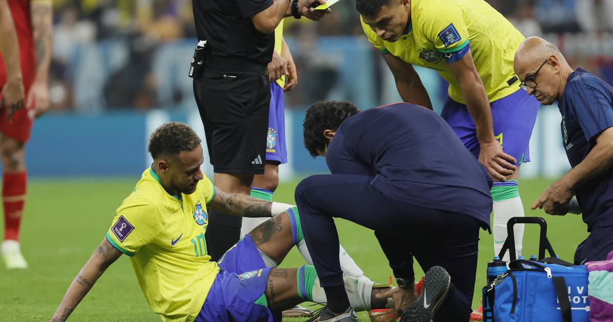 Enkelblessure Neymar smet op vlekkeloze WK-start Brazilië