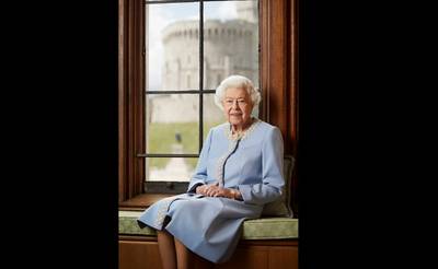 Ter ere van haar platinajubileum: Buckingham Palace geeft nieuw portret vrij van koningin Elizabeth