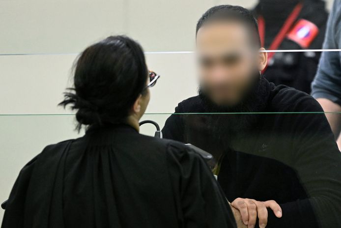 Sofien Ayari tijdens het proces over de aanslagen van 22 maart 2016 in Brussel.