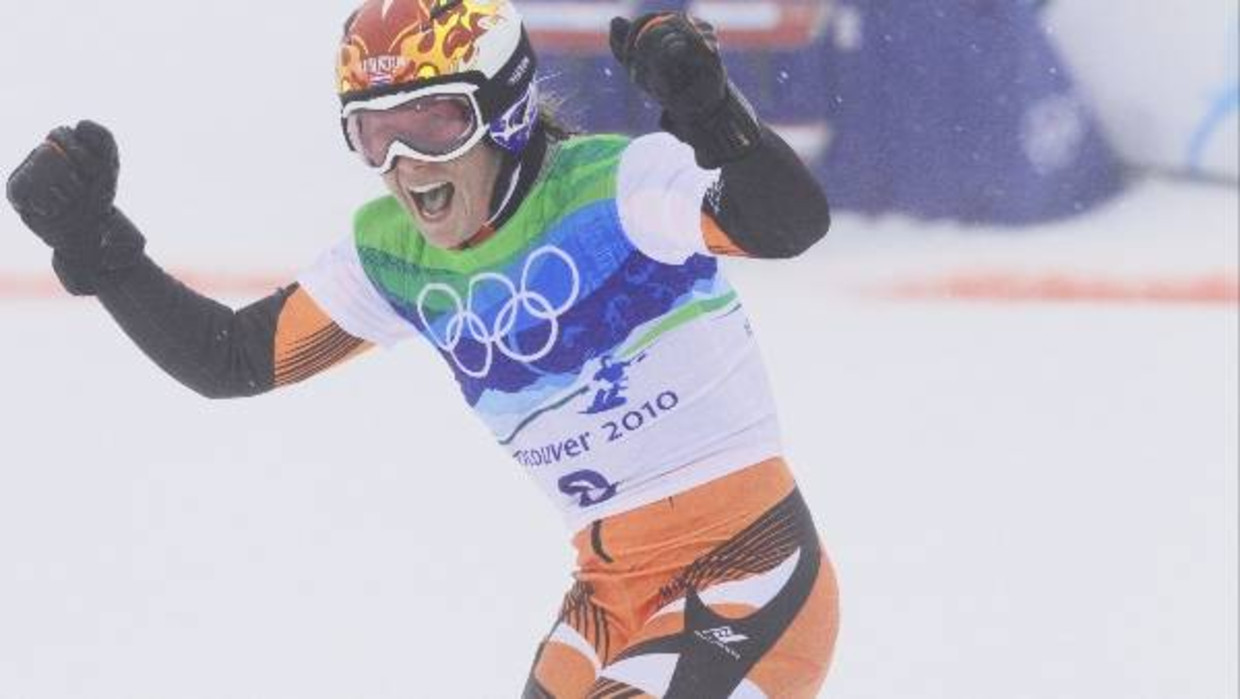 Snowboardster Nicolien Sauerbreij juicht na haar kwalificaties op de parallel reuzenslalom. (ANP) Beeld 