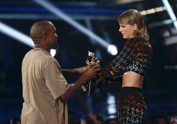 Taylor Swift en Kanye West in 2015