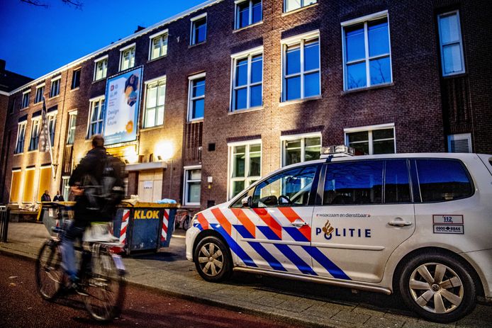 Twee weken geleden werd ook al een 16-jarige meisje doodgeschoten op school in Rotterdam.