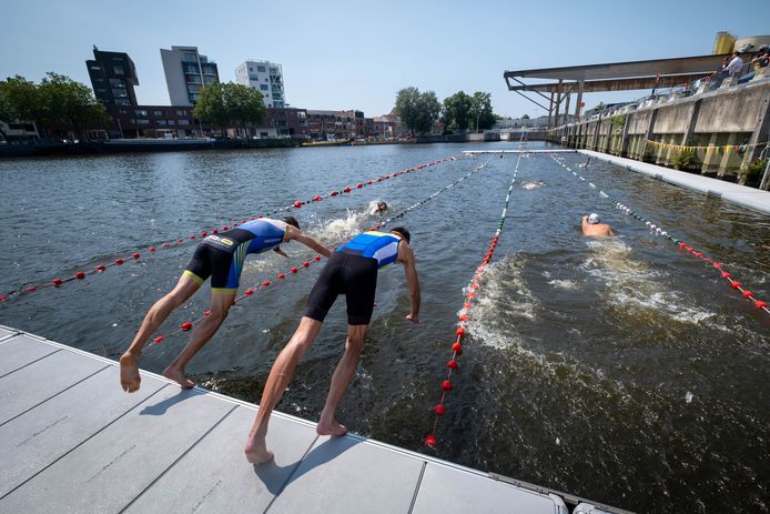 MECHELEN De zwemzone aan het Keerdok wordt in gebruik genomen door Racing Swim Club Mechelen