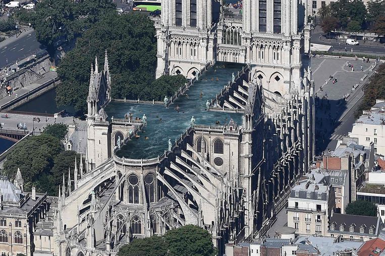Artist’s impression van een ontwerp voor de Notre Dame na de brand: zwembad op dak. Beeld AFP