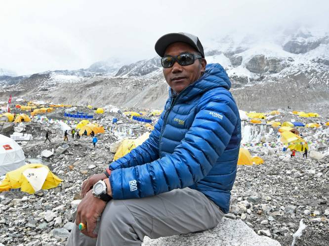 Sherpa gids verbreekt (eigen) wereldrecord en beklimt Mount Everest voor 30e keer