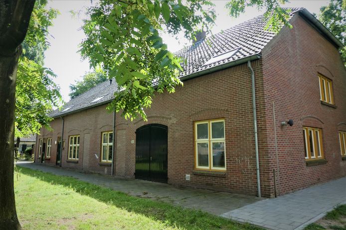 De Beekvlietboerderij in Sint-Michielsgestel staat nog in de verkoop.