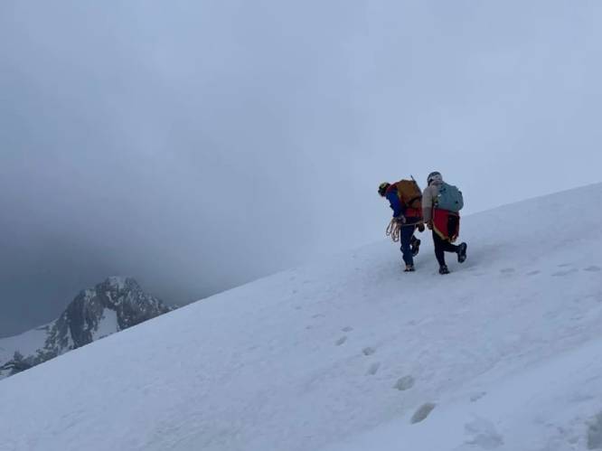 Verkleumde Nederlanders van hoogste Duitse berg gered: droegen sneakers en joggingbroeken