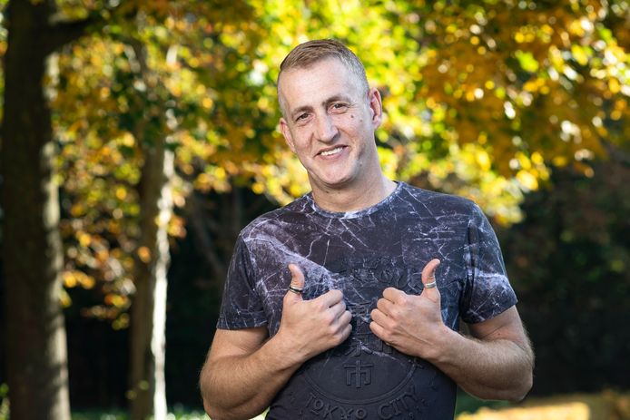 Davy Wouters kan dankzij zijn werk als zanger de eindjes aan elkaar knopen.