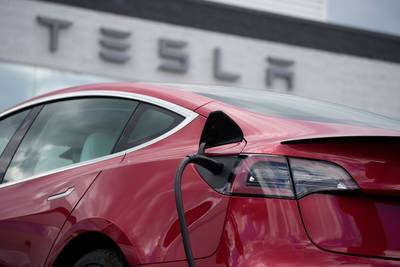 Tesla roept in VS 475.000 wagens terug wegens technische defecten