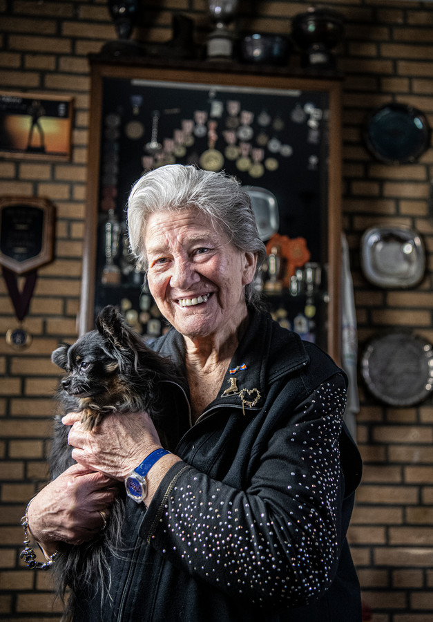 Jarige Sjoukje Dijkstra (80) schaatst in haar dromen nog steeds: ‘Dan gaat het altijd goed