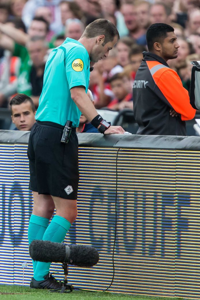 Videoref primeur in Varsseveld Voetbal Achterhoek gelderlander.nl