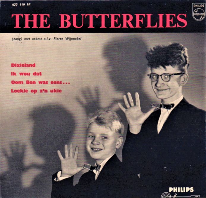 The Butterflies net Godert (links) en Luc van Colmjon op een platenhoes, 1956.
