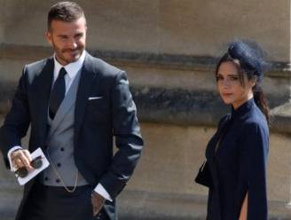 Internet valt over zure blik Victoria Beckham op trouw Harry en Meghan: "Het is de 'derrière van Pippa' van dit huwelijk"