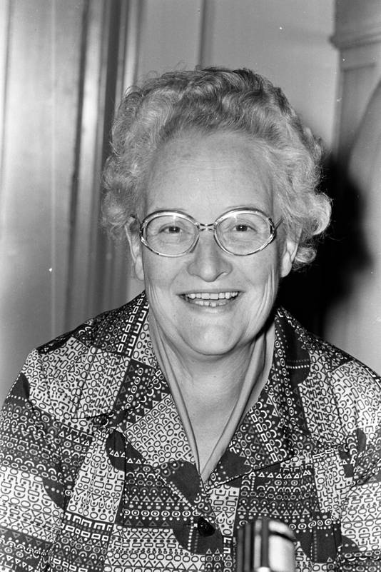 Hennie Verwoert, de eerste vrouwelijke wethouder van Rhenen.