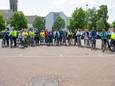De gemeente Oostrozebeke zet zijn fietsend personeel in de bloemetjes.