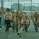 Vanavond op tv: Naakte fietsers, een nihilistische hitman en een klassieke Hollywood-musical