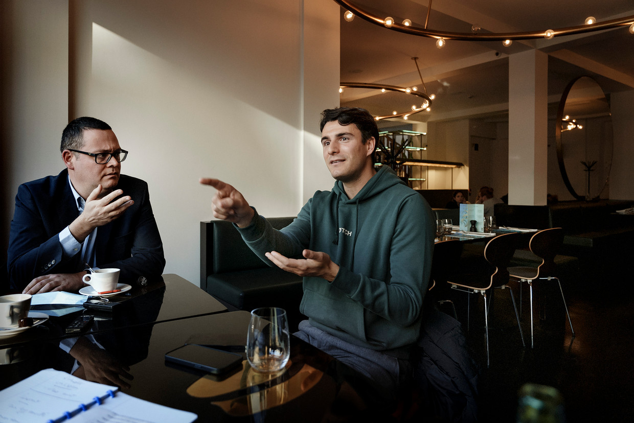 Duel op links: Raoul Hedebouw en Conner Rousseau. Beeld © Eric de Mildt