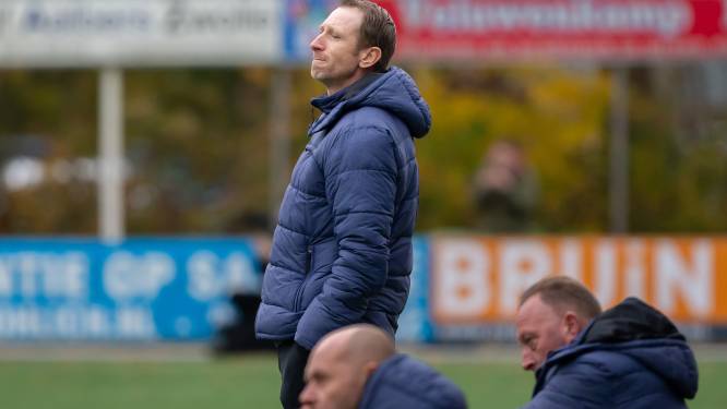 Trainerscarrousel: Hoekstra laat contract ontbinden bij Berkum, Spiegelenberg naar Vaassen