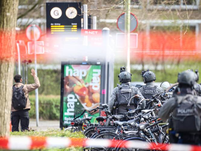 Met politiehelikopter werd man (67) in bus gevolgd na mogelijk explosief bij Schiphol