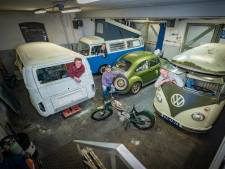 Achter de deur van hun garage schuilt een grote voorliefde voor luchtgekoelde Volkswagens