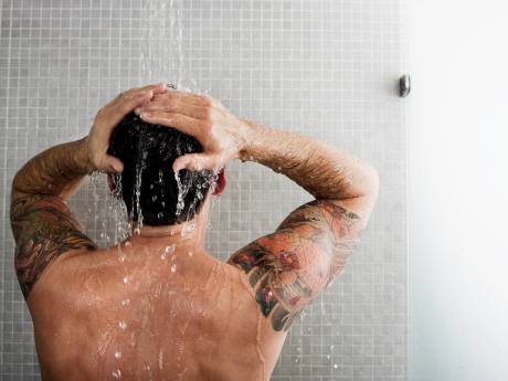 Inbreker doet tijdens klus alsof ie thuis is: lekker onder de douche nadat hij avondeten maakte en opat