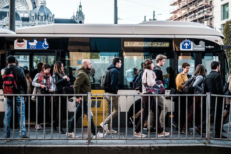 Skiën Monumentaal tragedie De Lijn mag geen minderjarigen beboeten voor zwartrijden: wat is er aan de  hand?