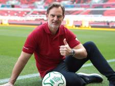 Ronald de Boer gelooft niks van 6500 WK-doden in Qatar: ‘Ze zijn allemaal op een hoop gegooid’