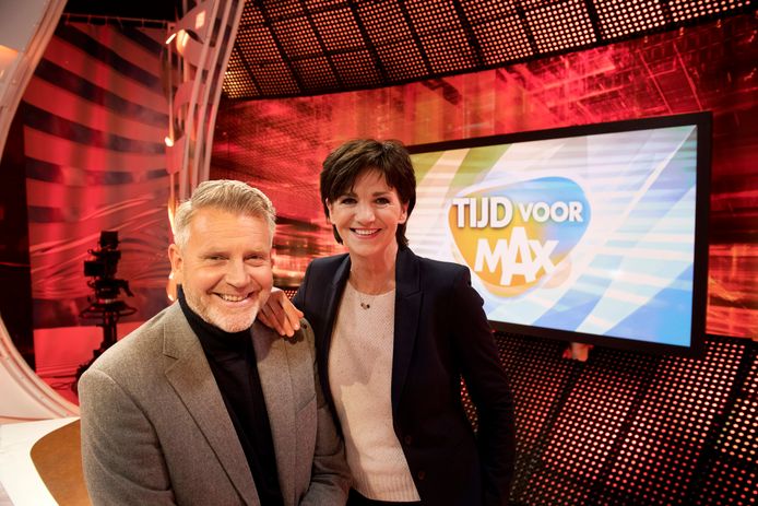 Presentatoren Sybrand Niessen en Martine van Os