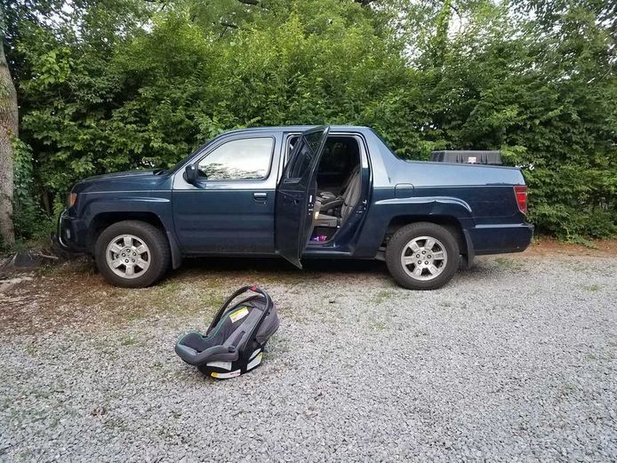De truck waarin de baby werd gevonden.