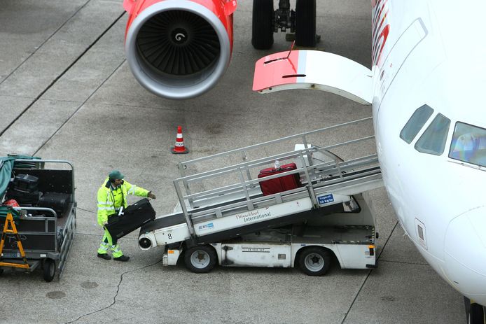 De bagage-afhandeling op Düsseldorf Airport kampt met een tekort aan personeel.